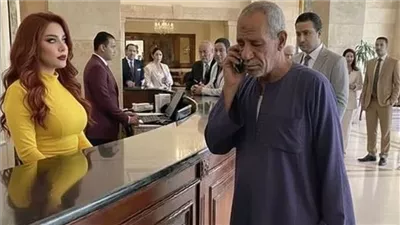 طُرد فلاح بسيط من فندق فاخر