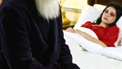 تزوجت من رجل عجوز ثري لإنقاذ عائلتي