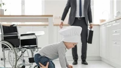 المليونير تظاهر بالسفر… ورجع لقى الكارثة في المطبخ!